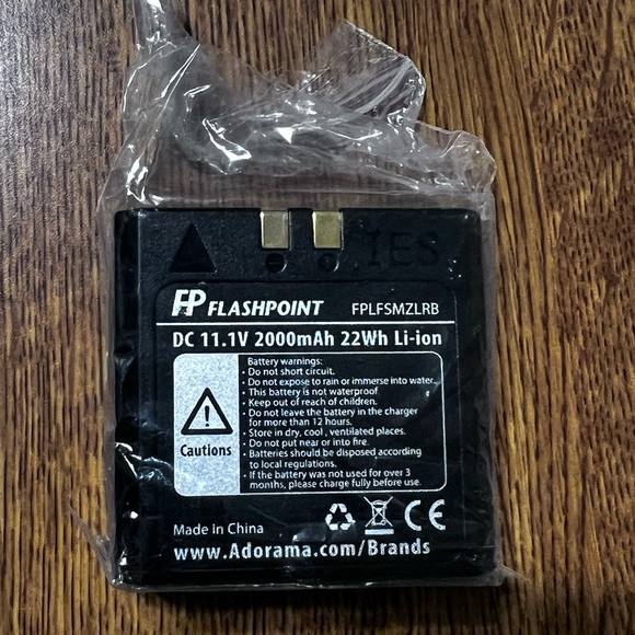 Flashpoint Li-ion Battery for Zoom Flash - Picture 3 of 9